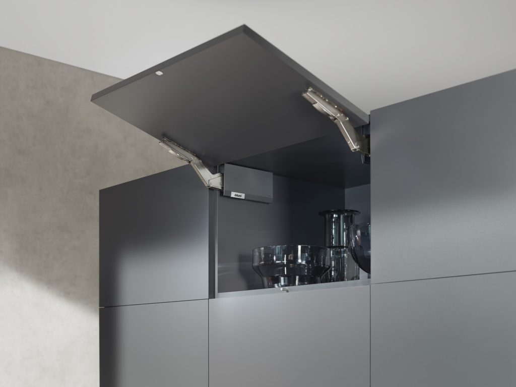 Sistema de apertura 5 helice cocinas blum hktop