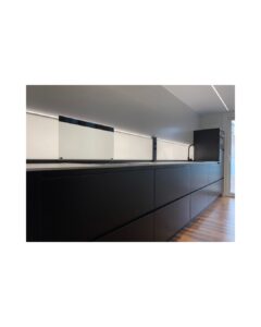 Cocina lacada: 5 claves de limpieza y cuidado 1 Cocina lacada minimalista