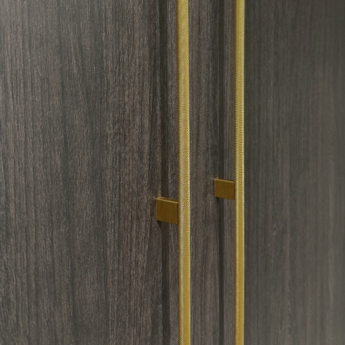 Logo para estudio de tatuaje minimalista circular en tonos gris y blanco. 5