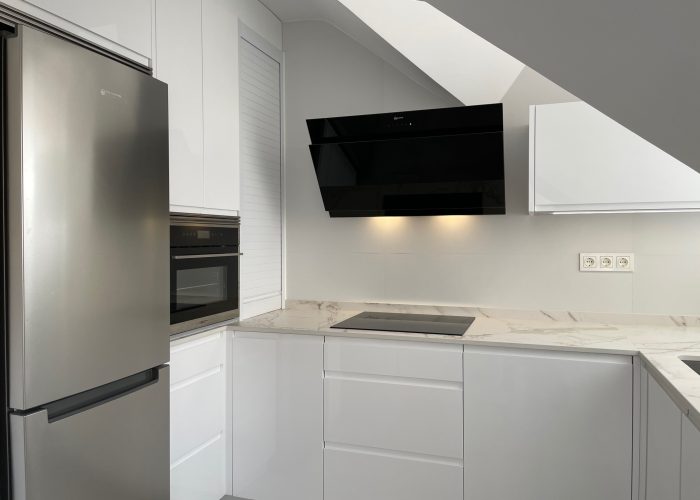 COCINA APROVECHADA AL MÁXIMO 1 cocina-lacada-blanca-aprovechada-helice-2