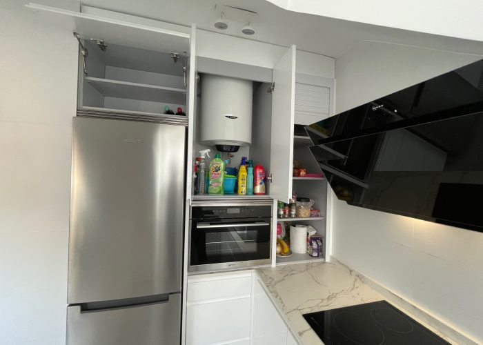 COCINA APROVECHADA AL MÁXIMO 2 cocina-lacada-blanca-aprovechada-helice-4